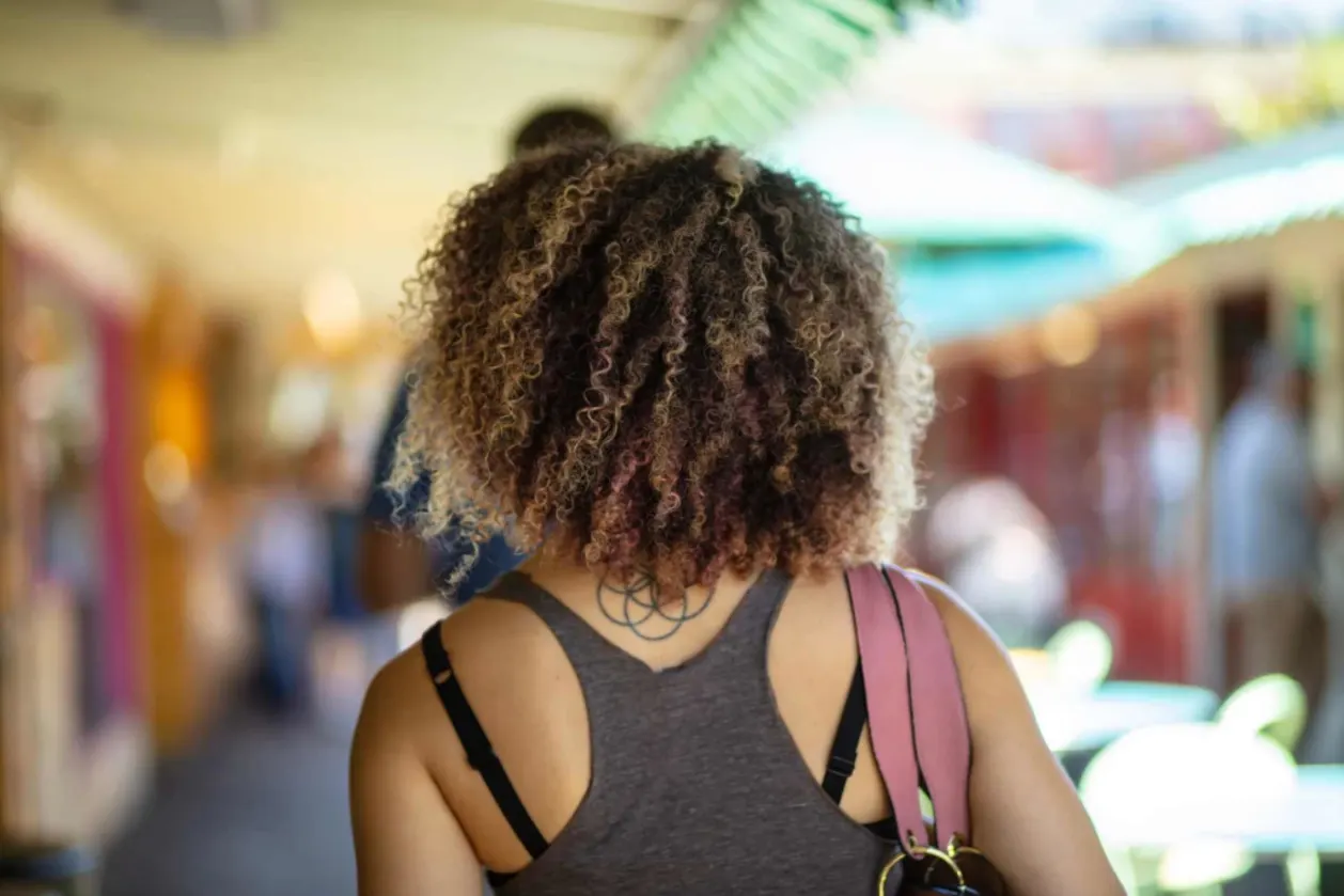 woman shopping wearing athleisure wear